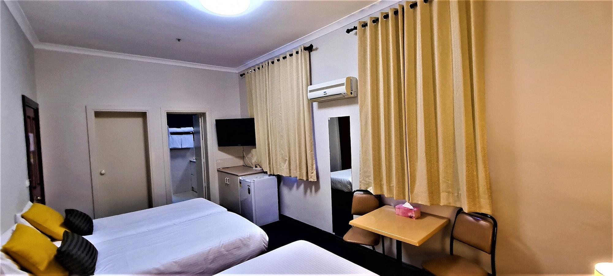 Brunswick Tower Hotel Melbourne Bagian luar foto