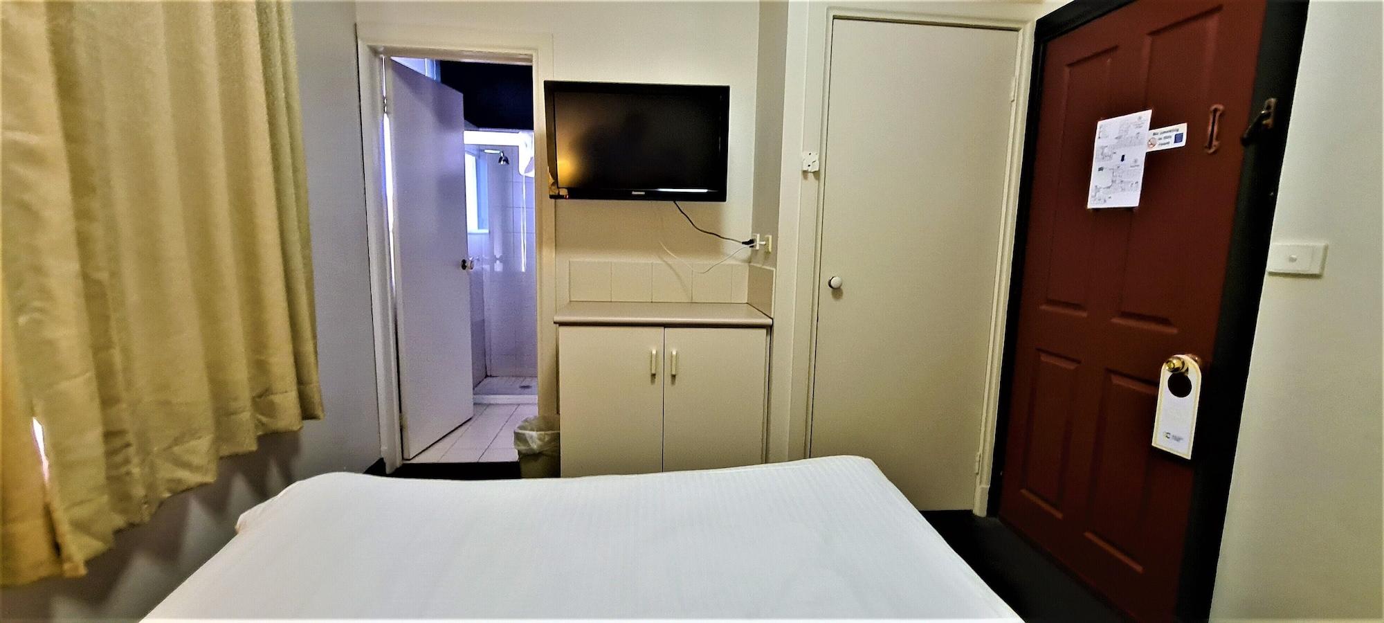 Brunswick Tower Hotel Melbourne Bagian luar foto
