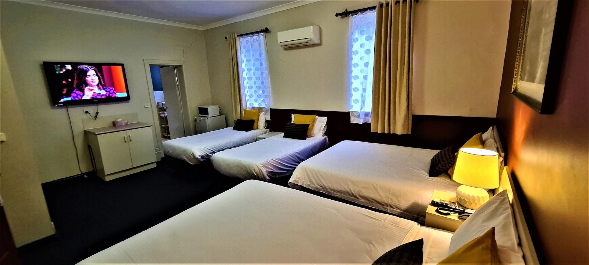 Brunswick Tower Hotel Melbourne Bagian luar foto