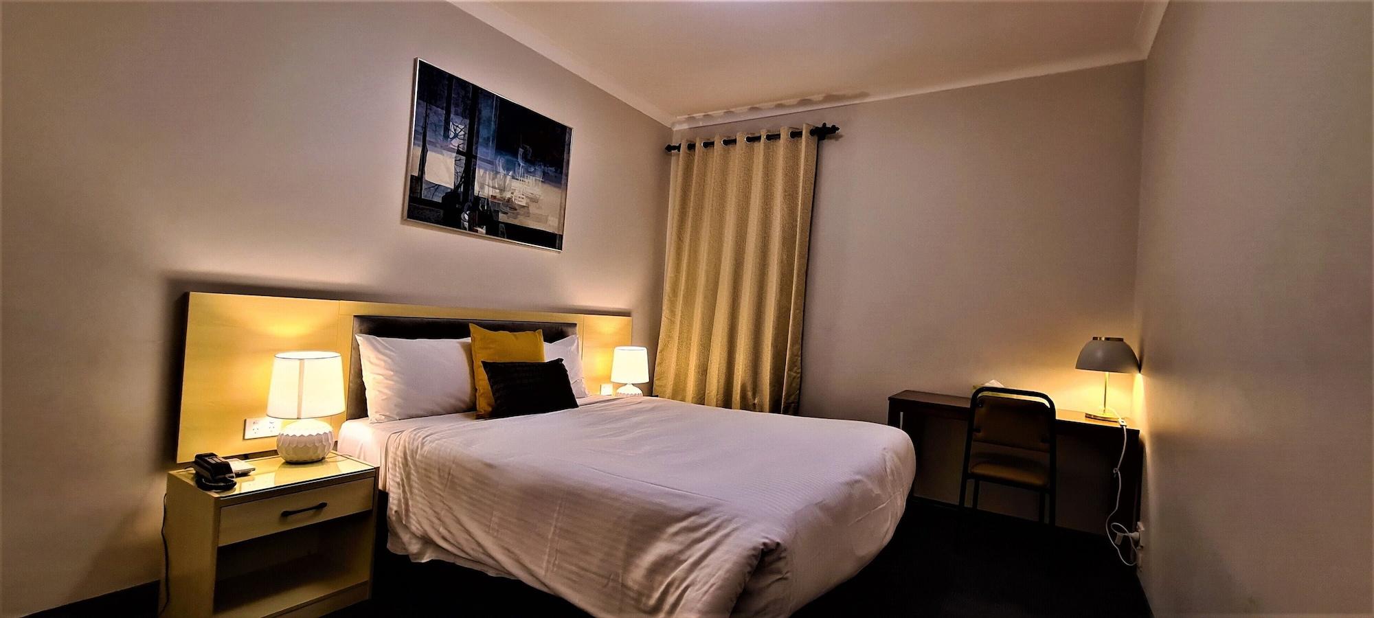 Brunswick Tower Hotel Melbourne Bagian luar foto