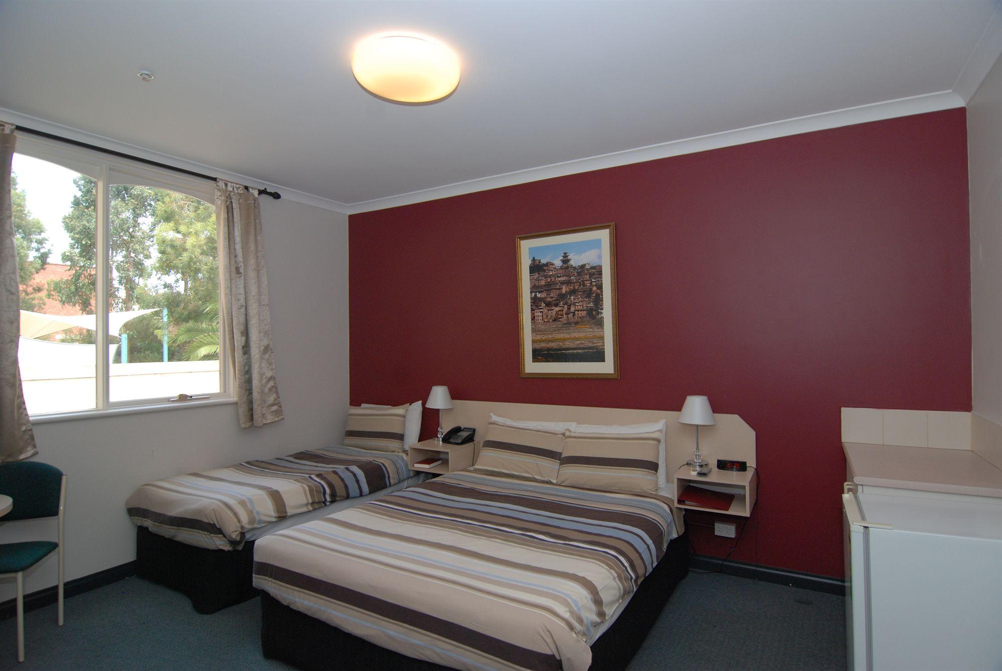 Brunswick Tower Hotel Melbourne Bagian luar foto