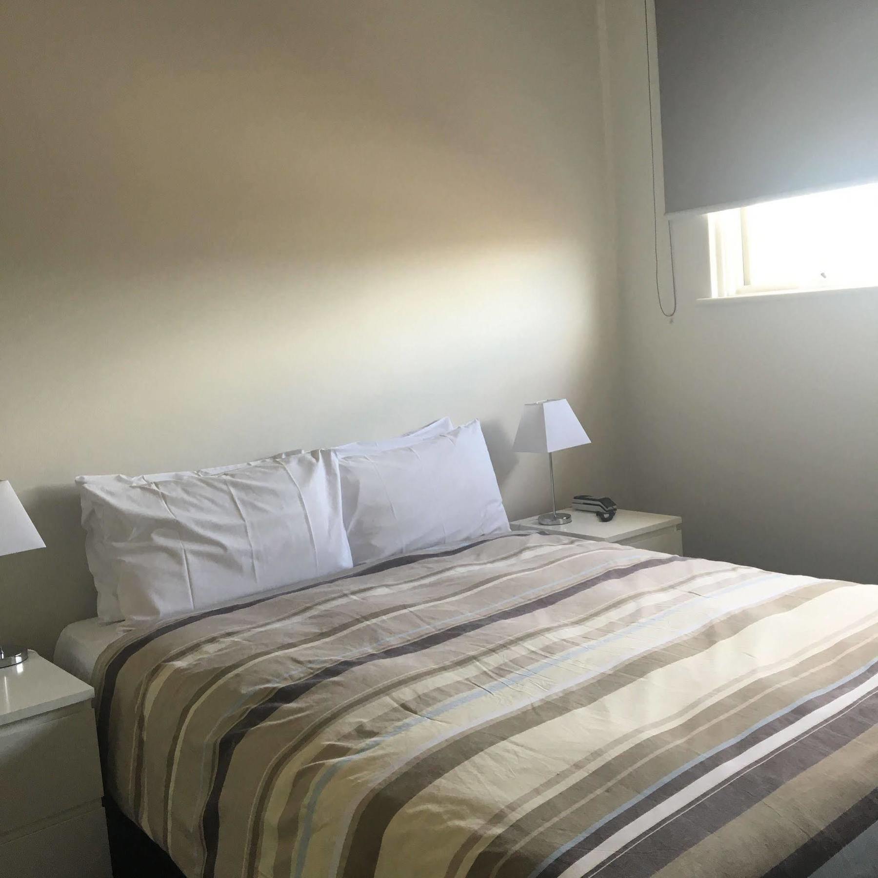 Brunswick Tower Hotel Melbourne Bagian luar foto