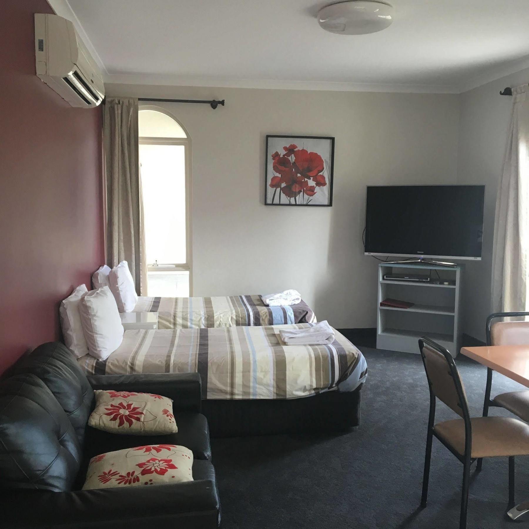 Brunswick Tower Hotel Melbourne Bagian luar foto