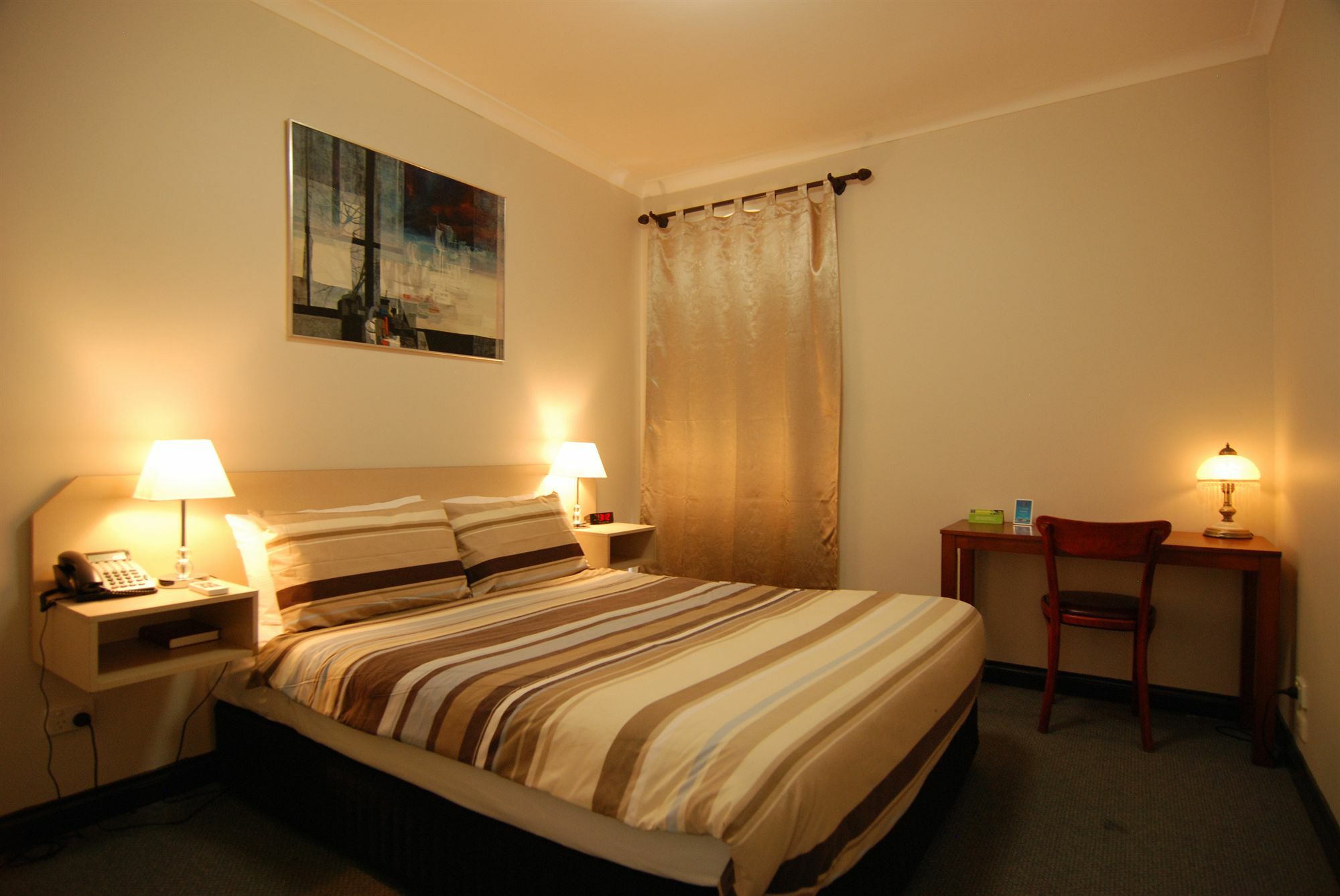 Brunswick Tower Hotel Melbourne Bagian luar foto