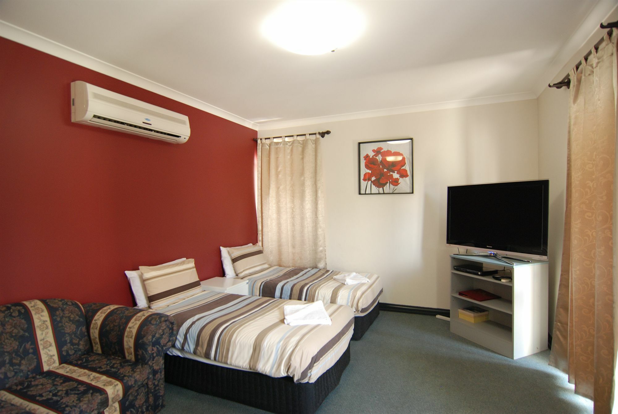 Brunswick Tower Hotel Melbourne Bagian luar foto