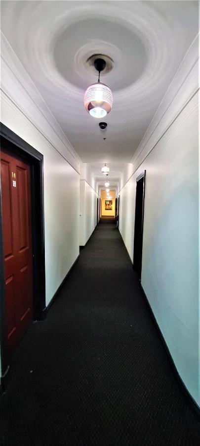 Brunswick Tower Hotel Melbourne Bagian luar foto
