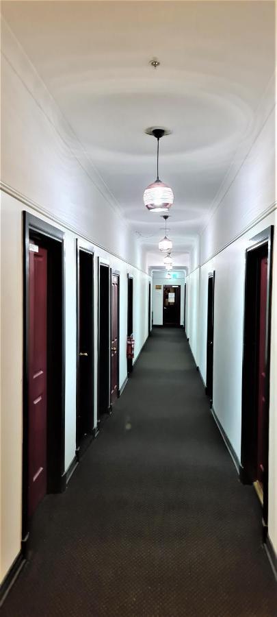 Brunswick Tower Hotel Melbourne Bagian luar foto